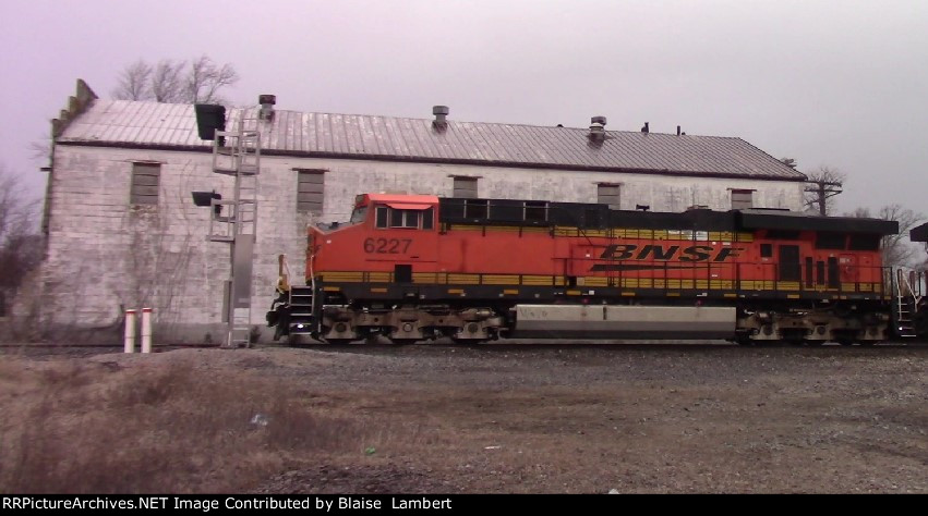 BNSF 6227